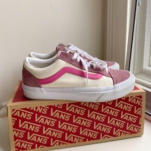 GREAT condition women’s vans!!